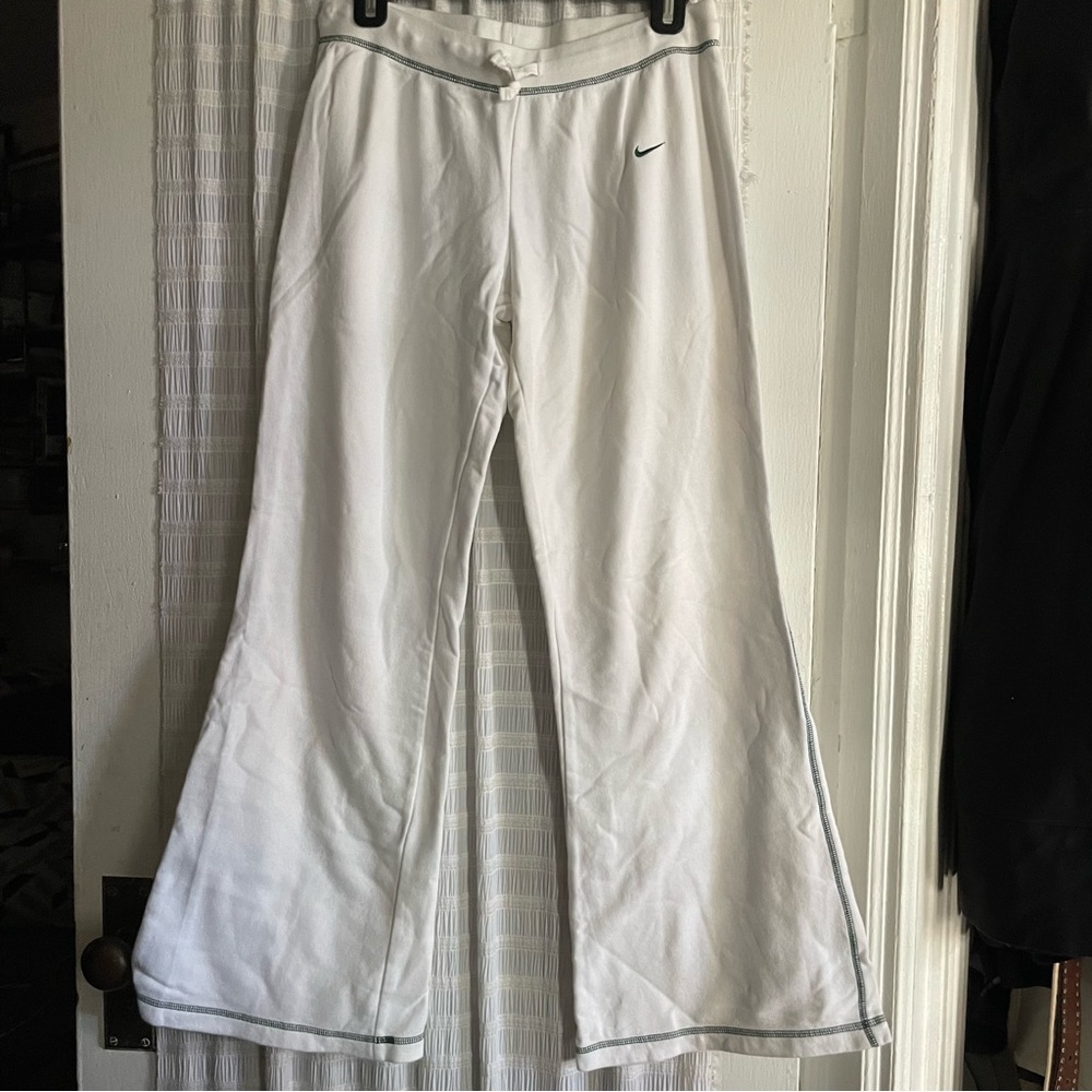 NIKE Oregon Ducks wide leg sweatpants, women’s small